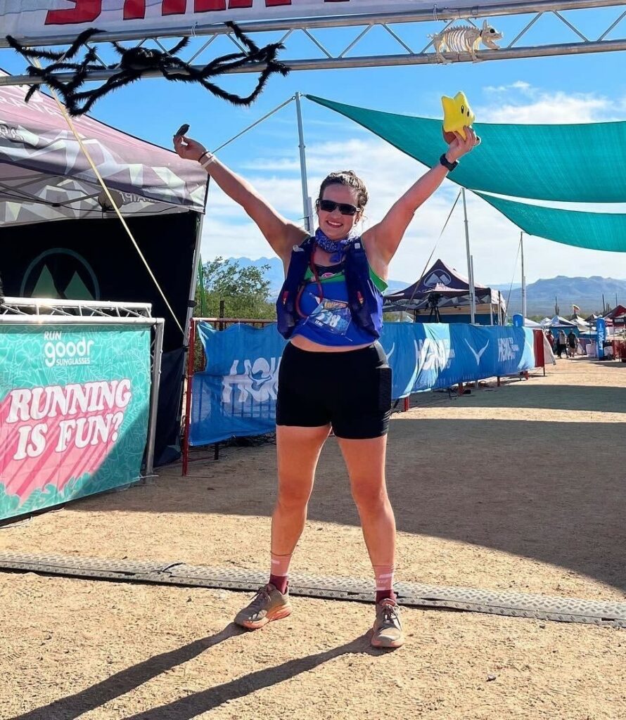 Leah Snider celebrates her Javelina Jundred finish (photo by Nicole Mericle, reprinted with permission).