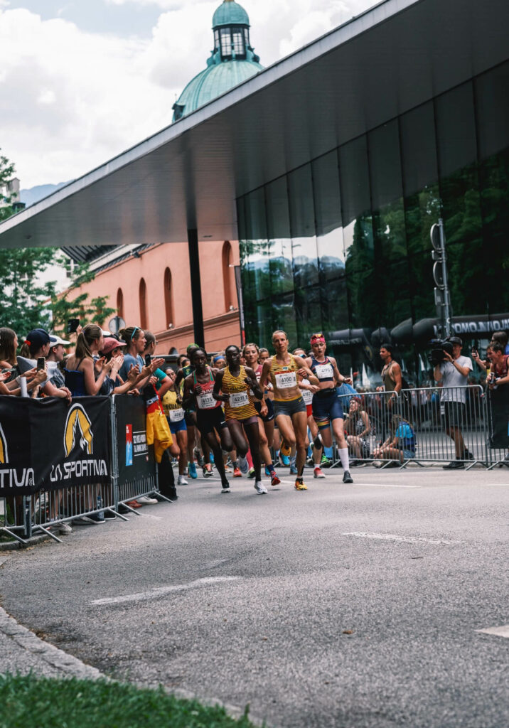 The women exploded out of the start line as they headed out of the city center. 