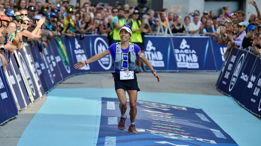 Blandine L'hirondel runs home in 24 hours and 22 minutes to take 3rd place at the 2023 UTMB. 