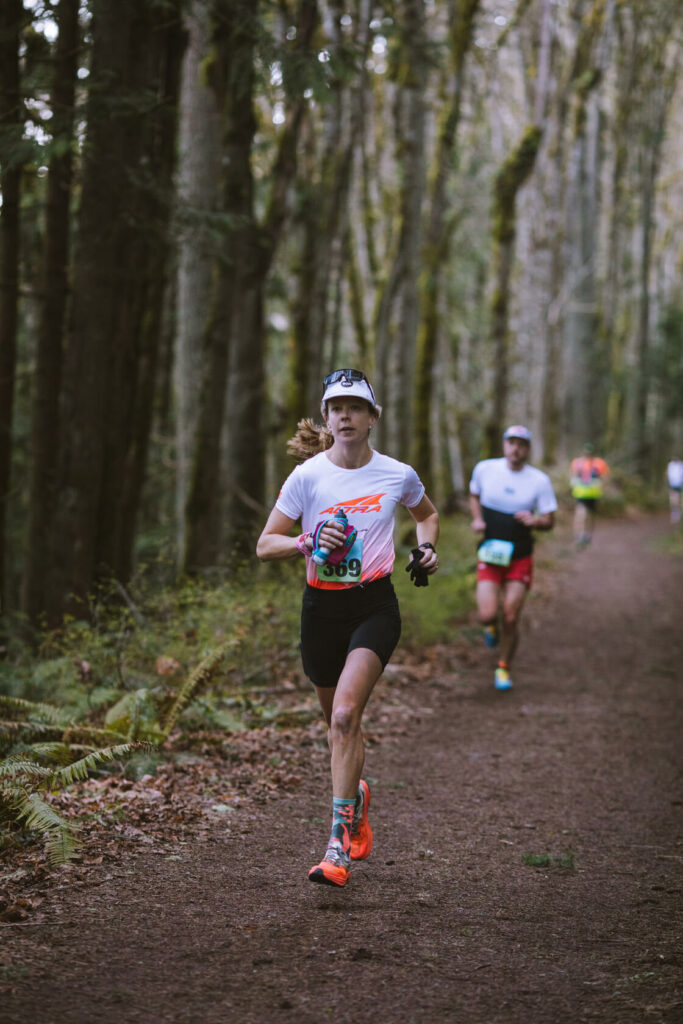 2018 Chuckanut Champion, Keely Henninger leads out the women's race. 